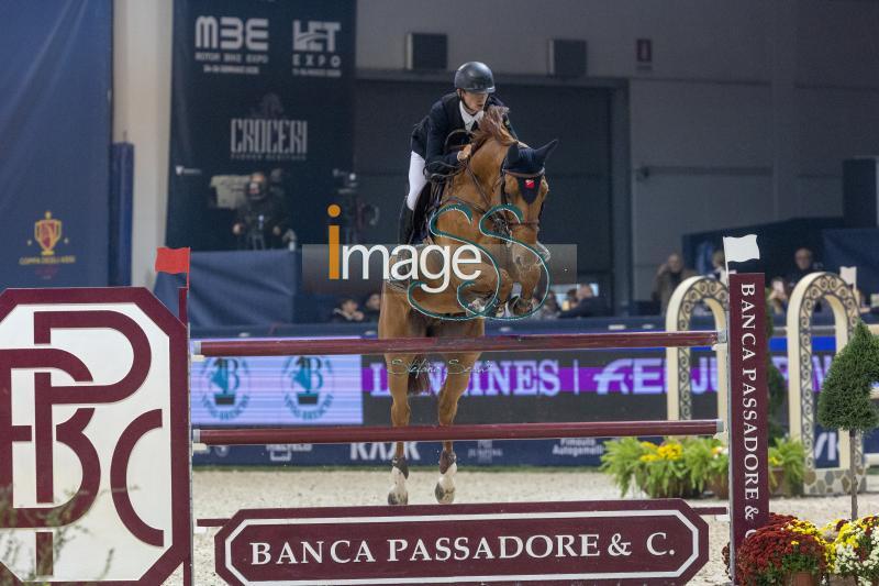 Ermann Antoine (FRA) riding Foxpit Grim_Verona_20241109_SS358326.jpg